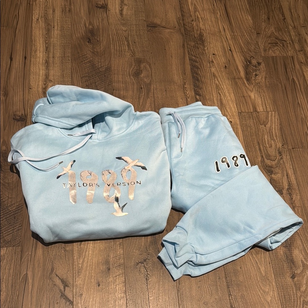 1989 Taylor’s Version Light Blue Sweatpants Set